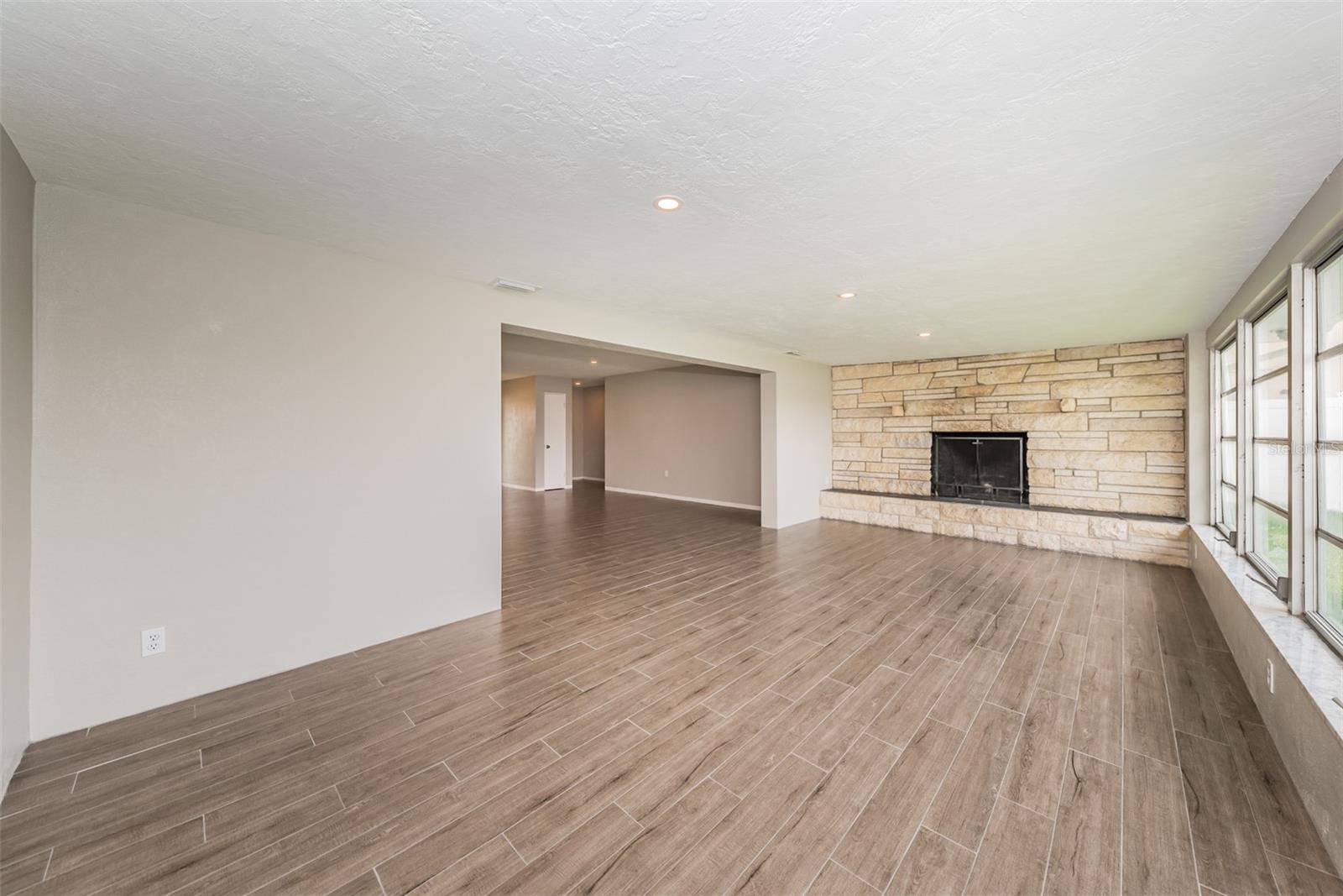 Image 17 of 34 For 7927 11th Avenue S