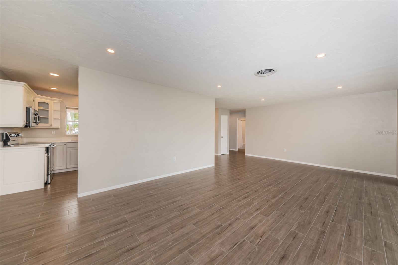 Image 18 of 34 For 7927 11th Avenue S