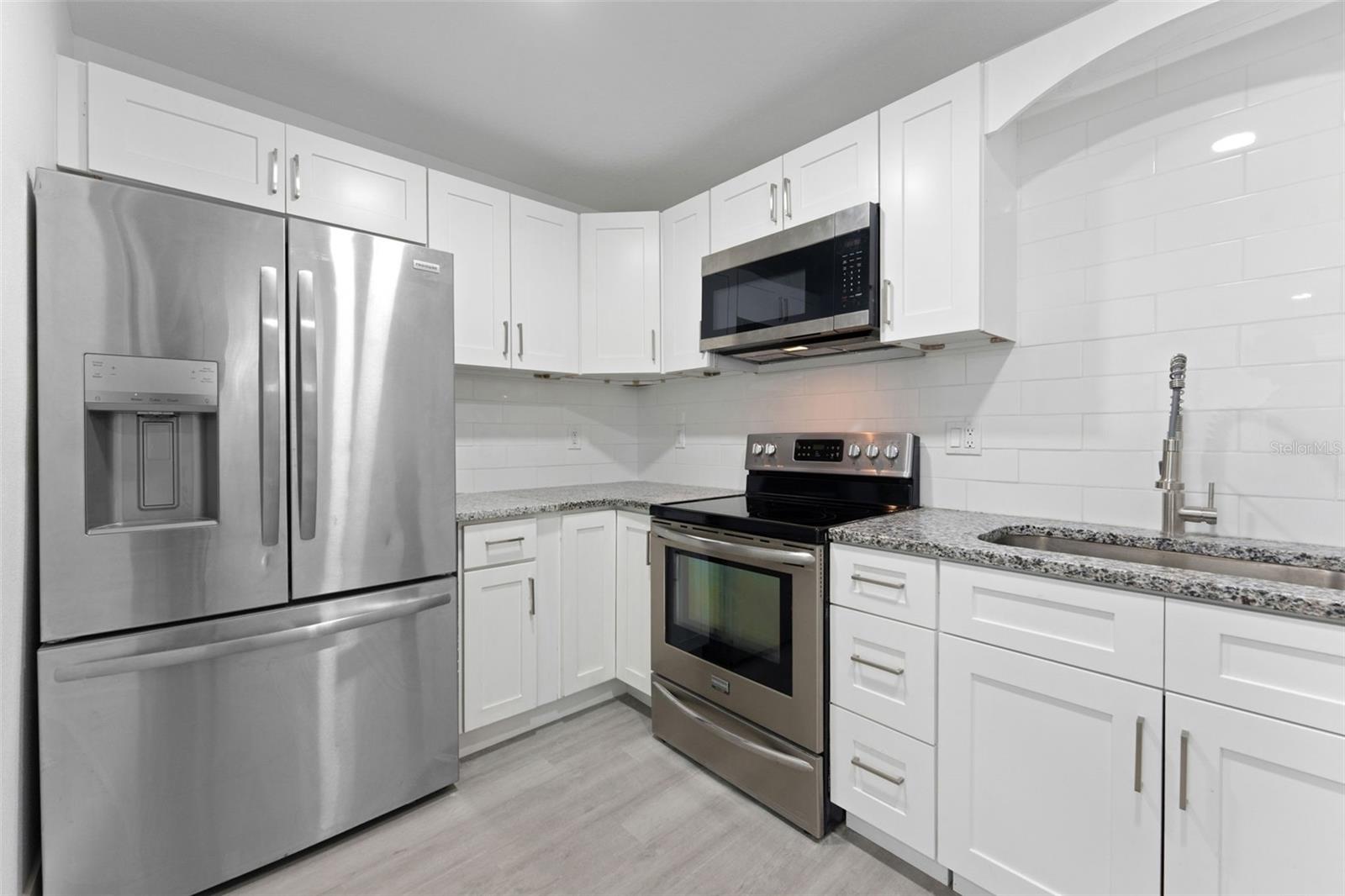 Image 11 of 27 For 10124 Hyacinth Avenue