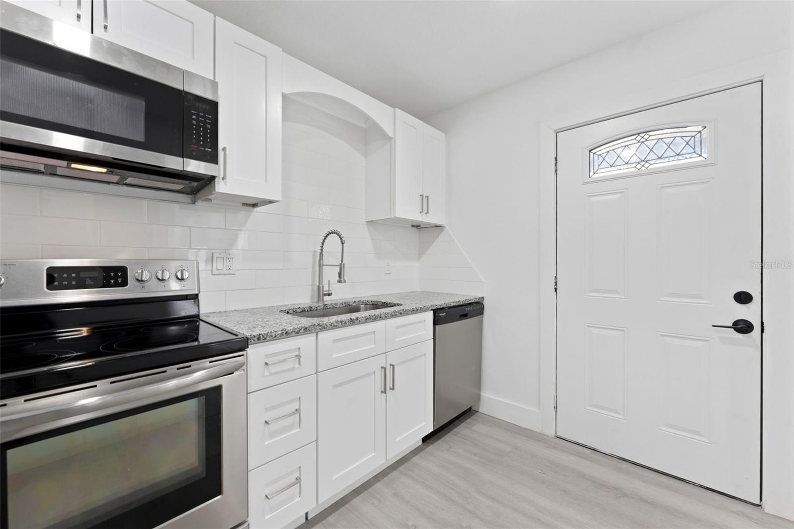 Image 12 of 27 For 10124 Hyacinth Avenue