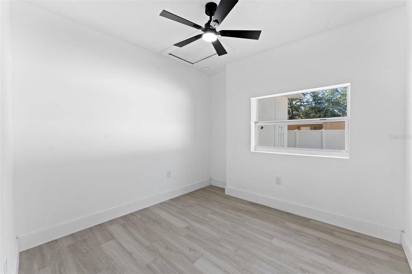 Image 14 of 27 For 10124 Hyacinth Avenue