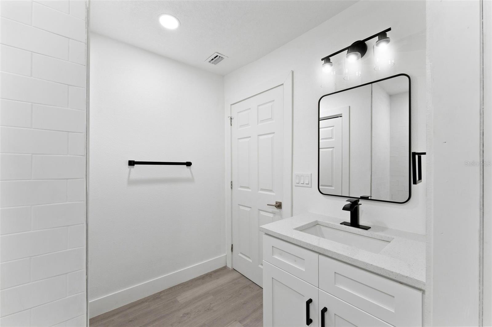 Image 15 of 27 For 10124 Hyacinth Avenue