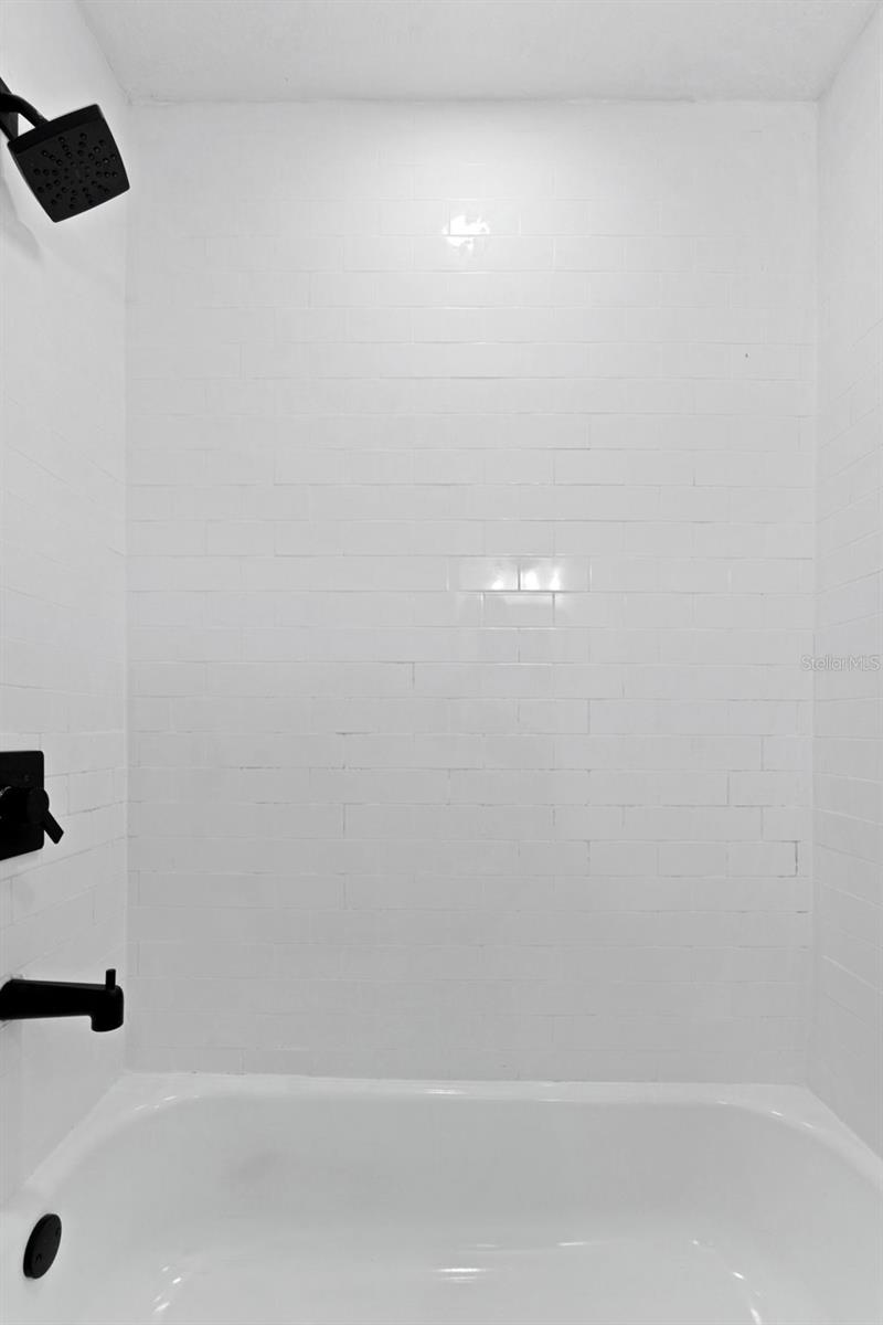 Image 17 of 27 For 10124 Hyacinth Avenue