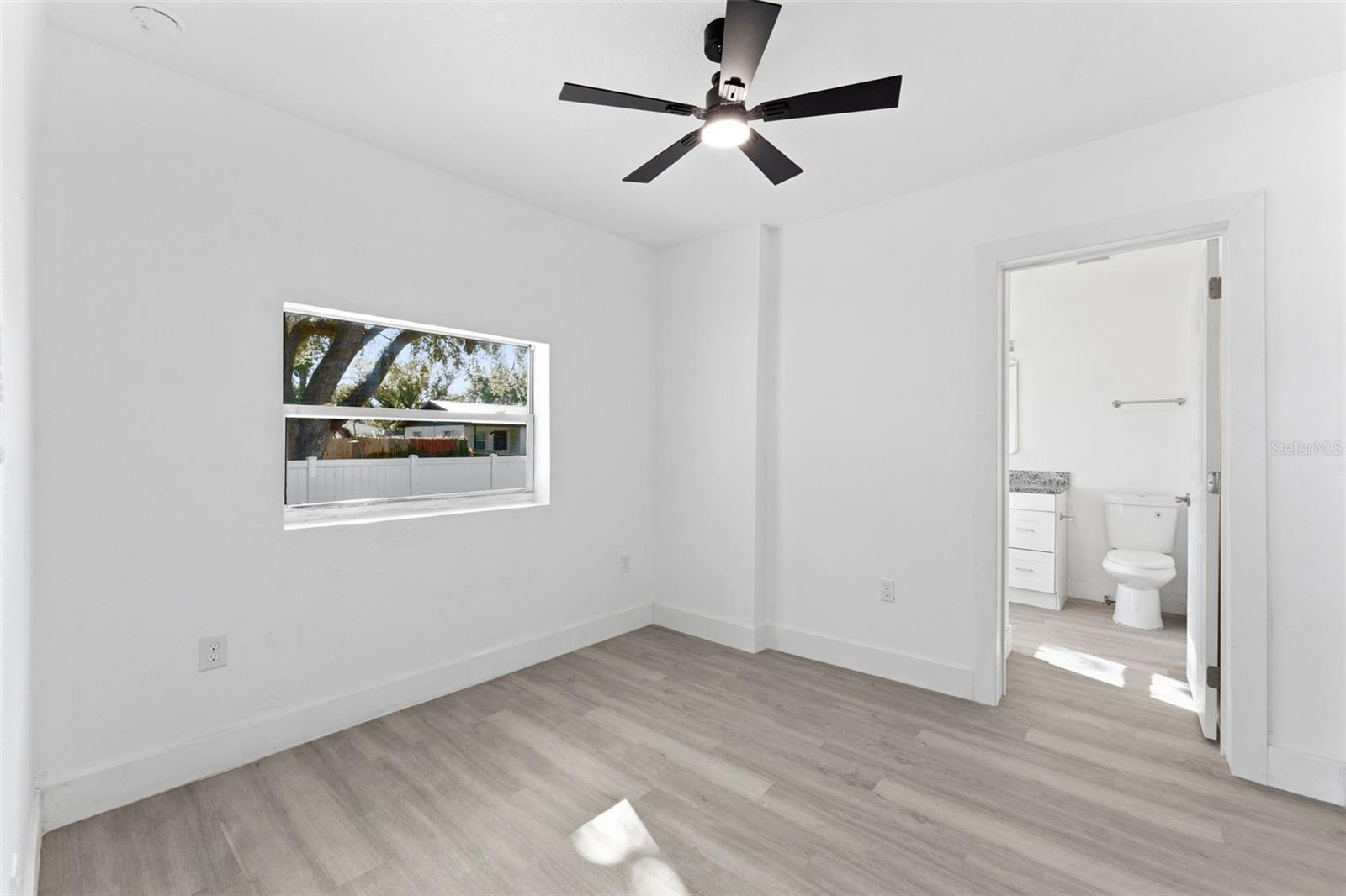 Image 19 of 27 For 10124 Hyacinth Avenue