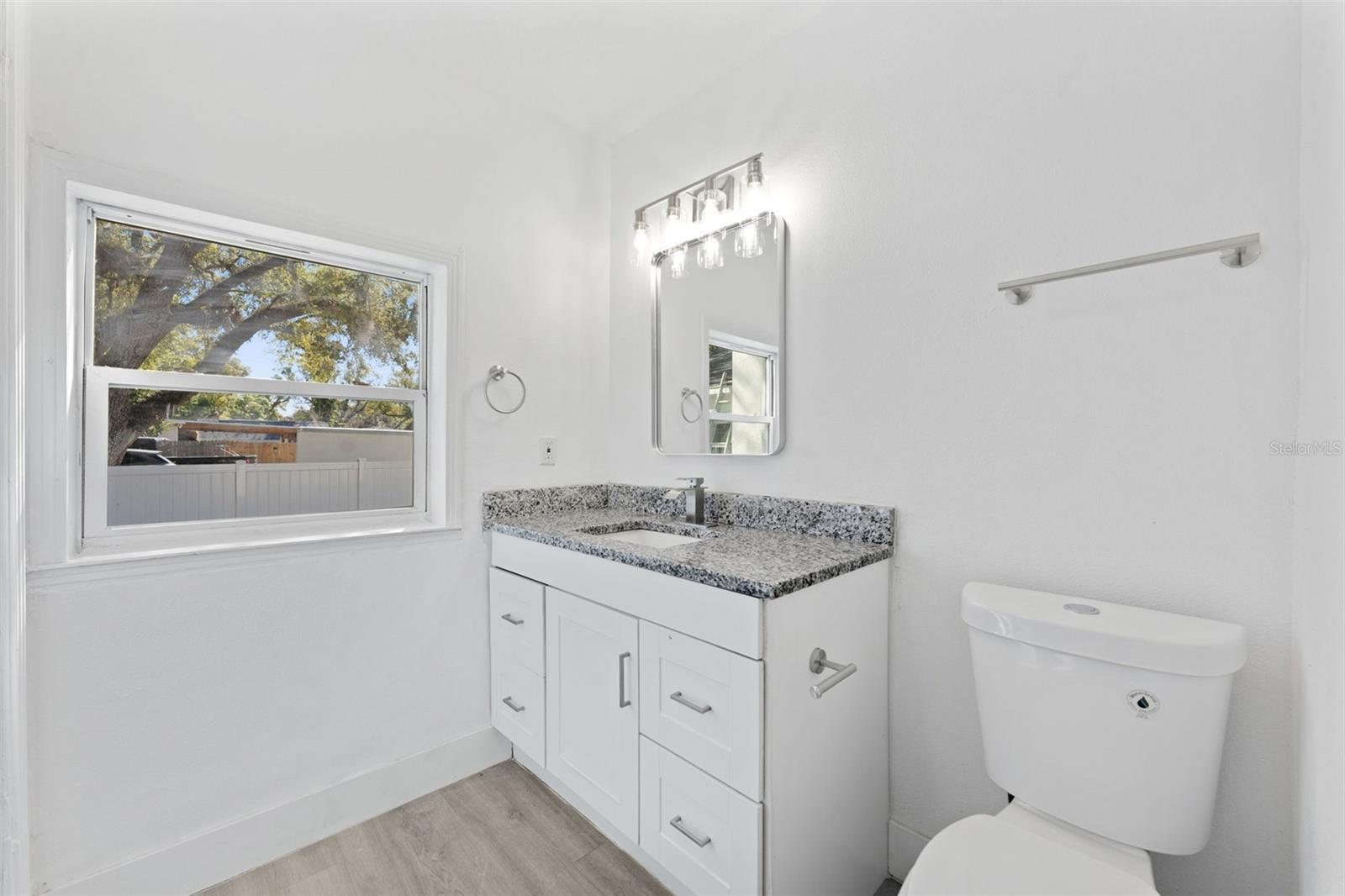 Image 21 of 27 For 10124 Hyacinth Avenue