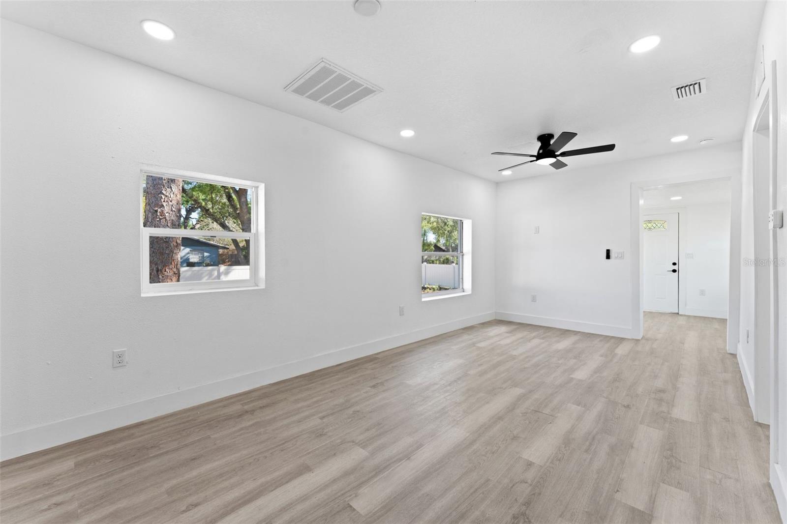 Image 8 of 27 For 10124 Hyacinth Avenue