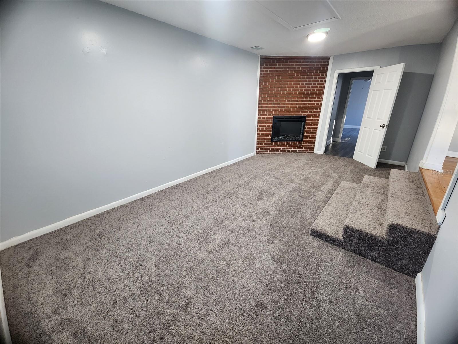 Image 5 of 8 For 5035 Jammes Road