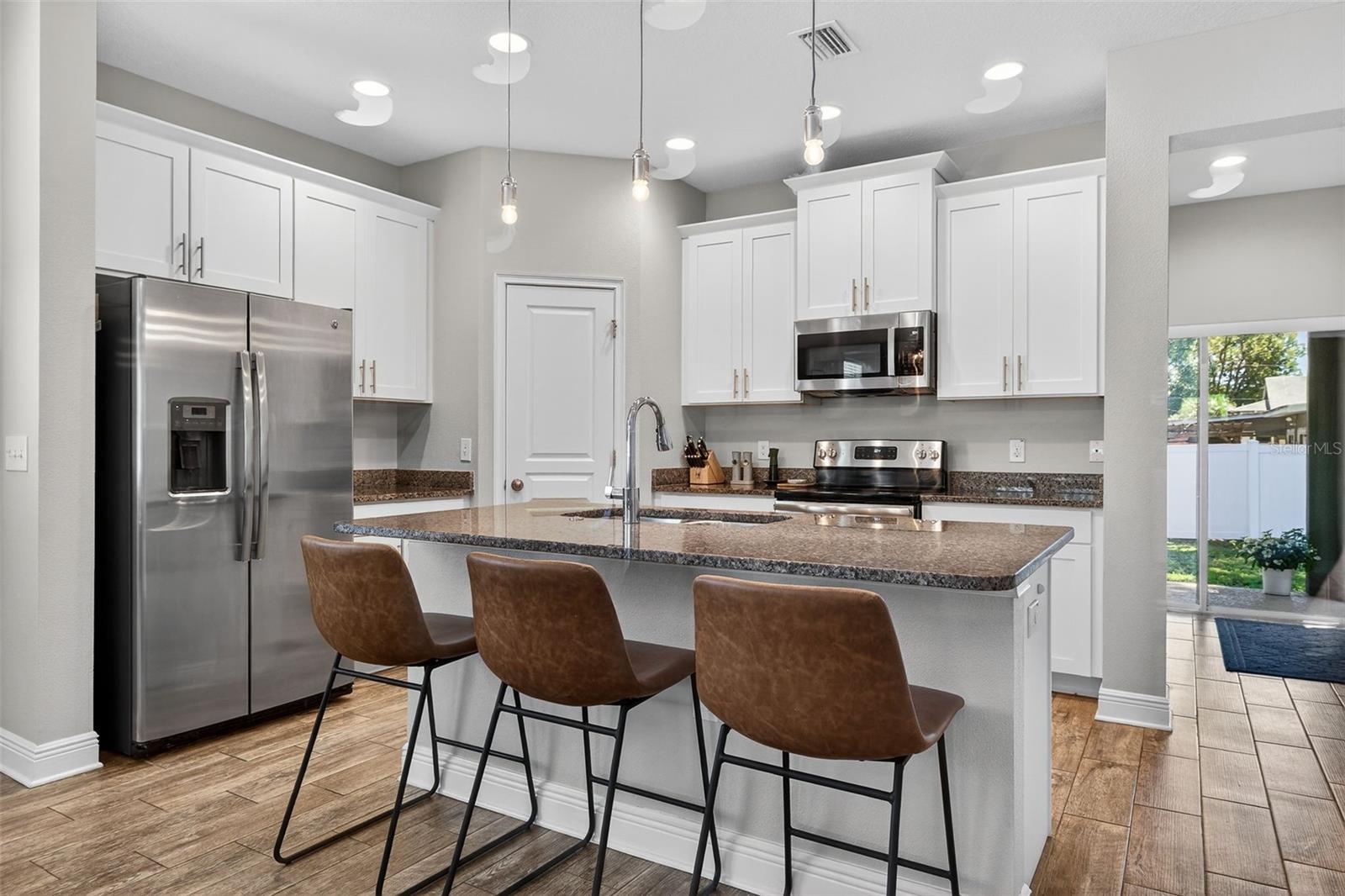 Image 11 of 35 For 1003 Comanche Avenue