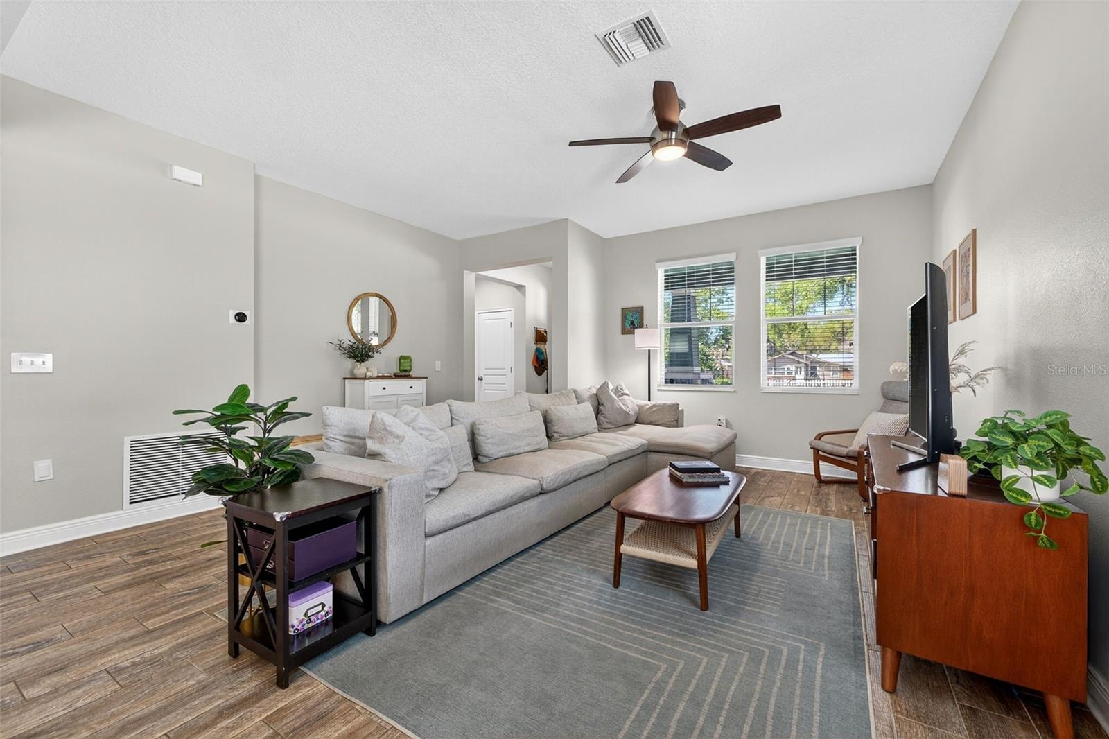 Image 8 of 35 For 1003 Comanche Avenue