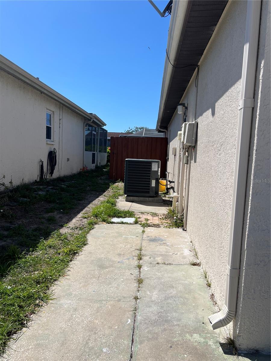 Image 20 of 28 For 9303 Morehead Lane