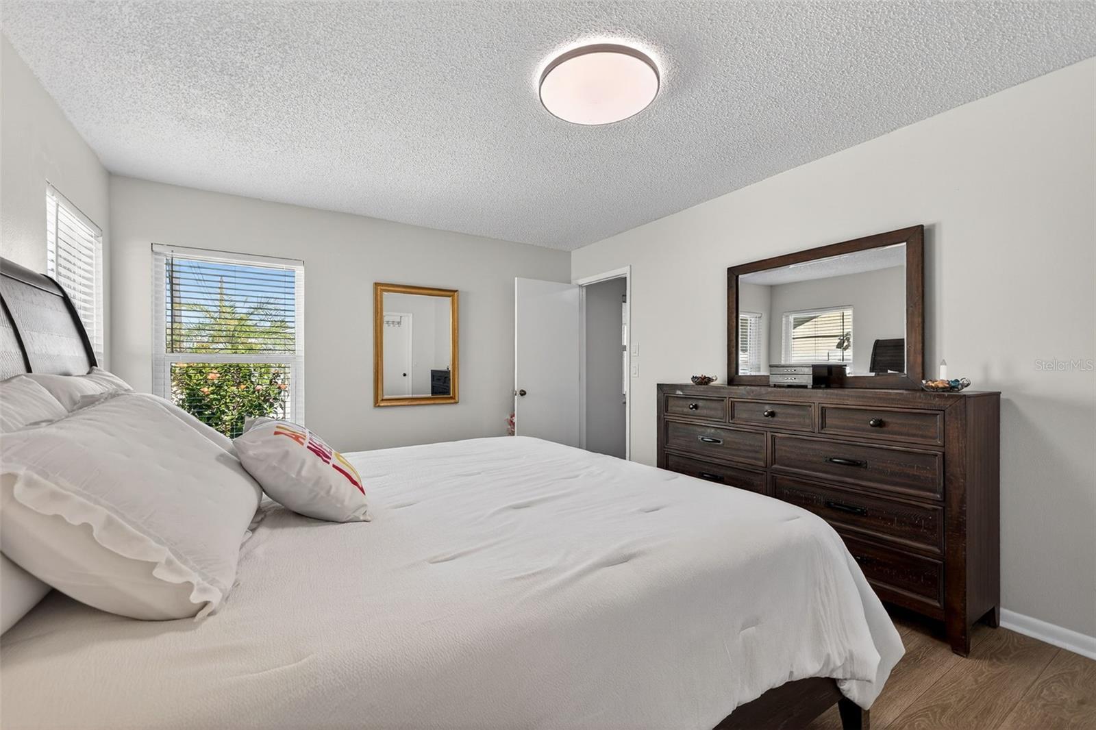 Image 12 of 29 For 10275 113th Street