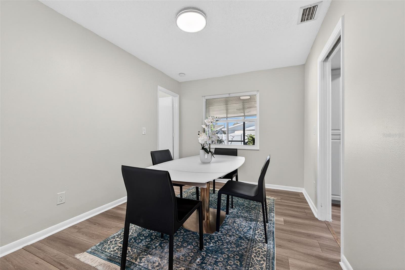 Image 6 of 29 For 10275 113th Street