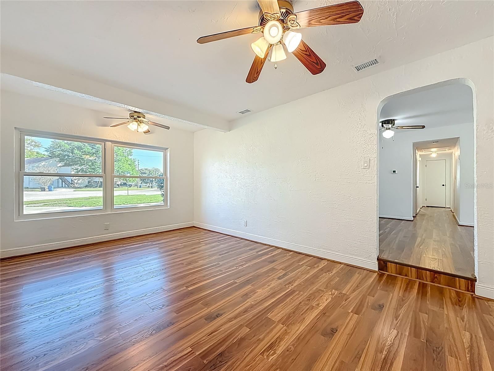 Image 13 of 45 For 396 Lewis Boulevard Se