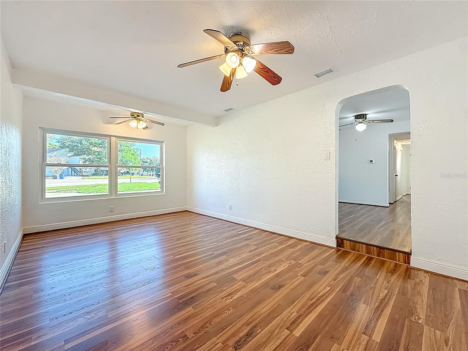 Image 14 of 45 For 396 Lewis Boulevard Se