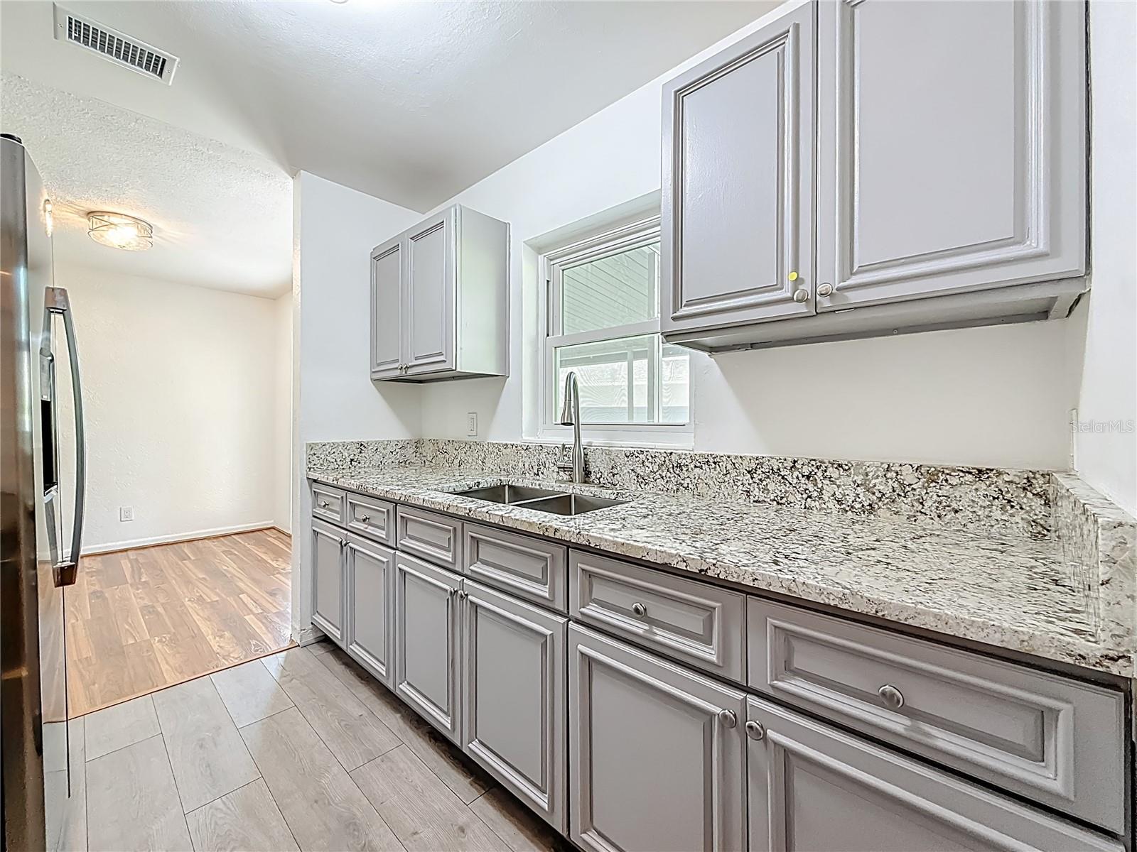 Image 18 of 45 For 396 Lewis Boulevard Se