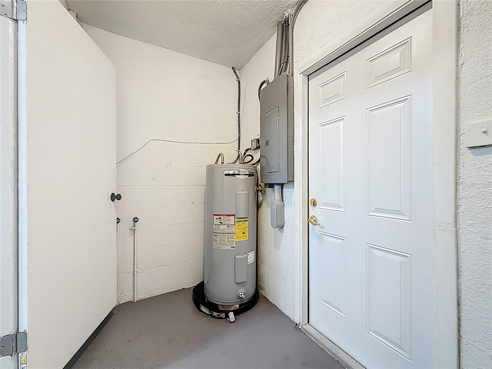 Image 21 of 45 For 396 Lewis Boulevard Se