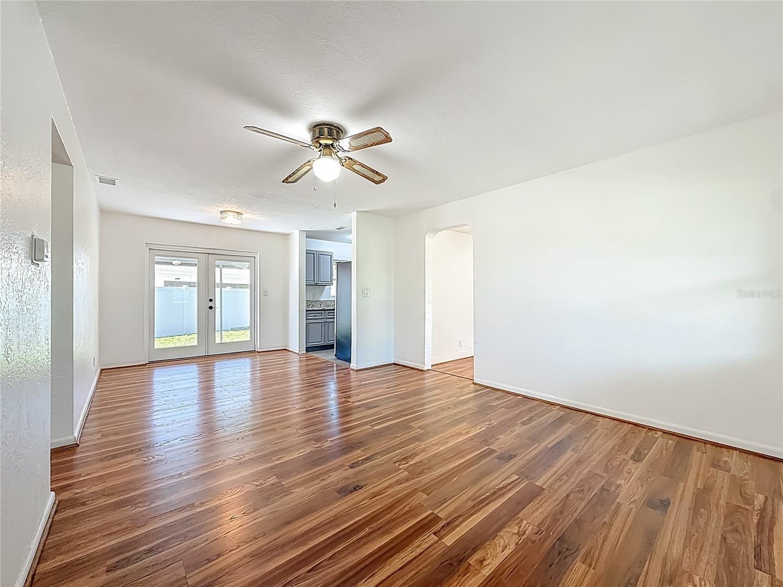 Image 9 of 45 For 396 Lewis Boulevard Se