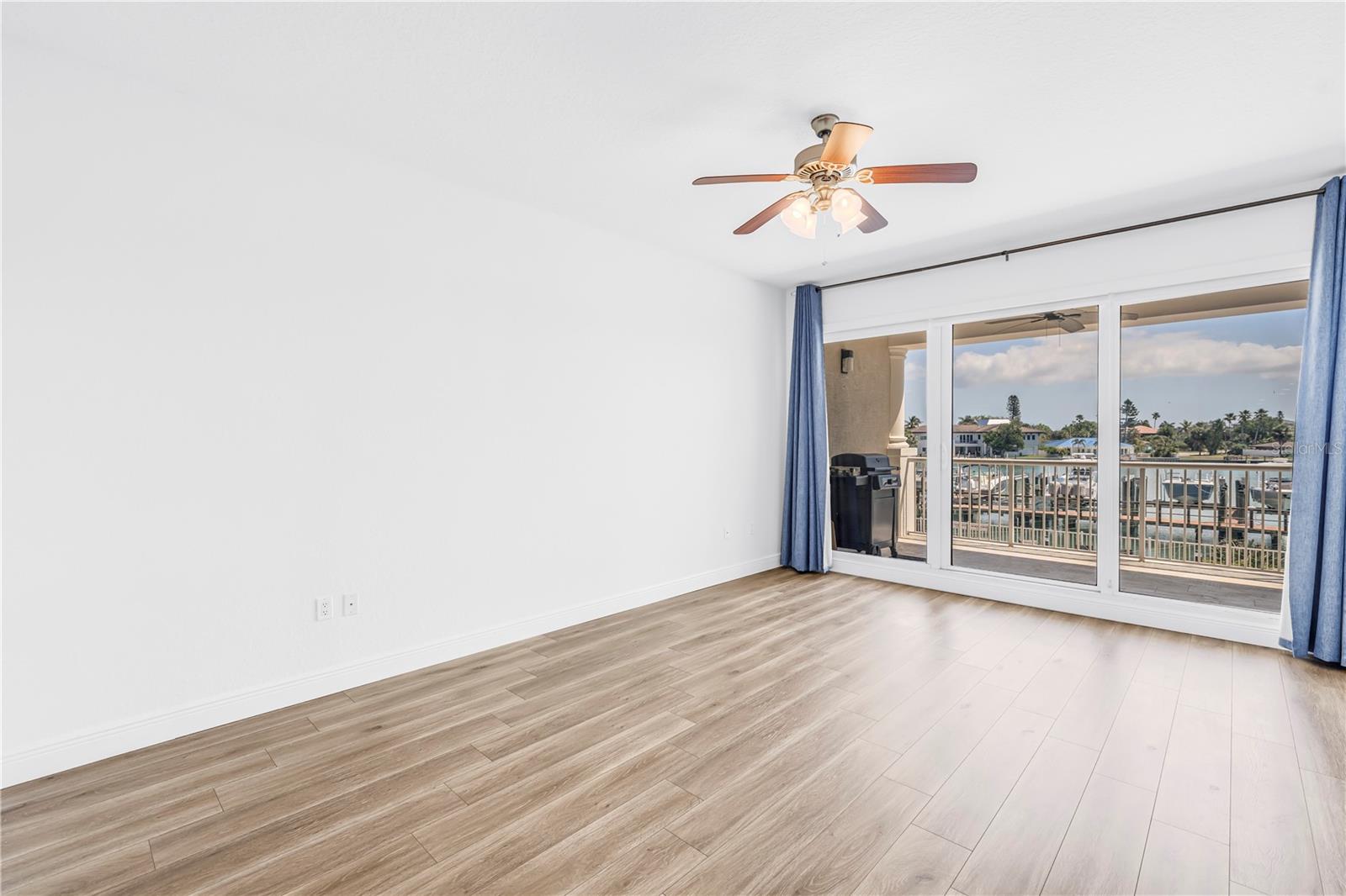 Image 21 of 52 For 3805 Gulf Boulevard 205