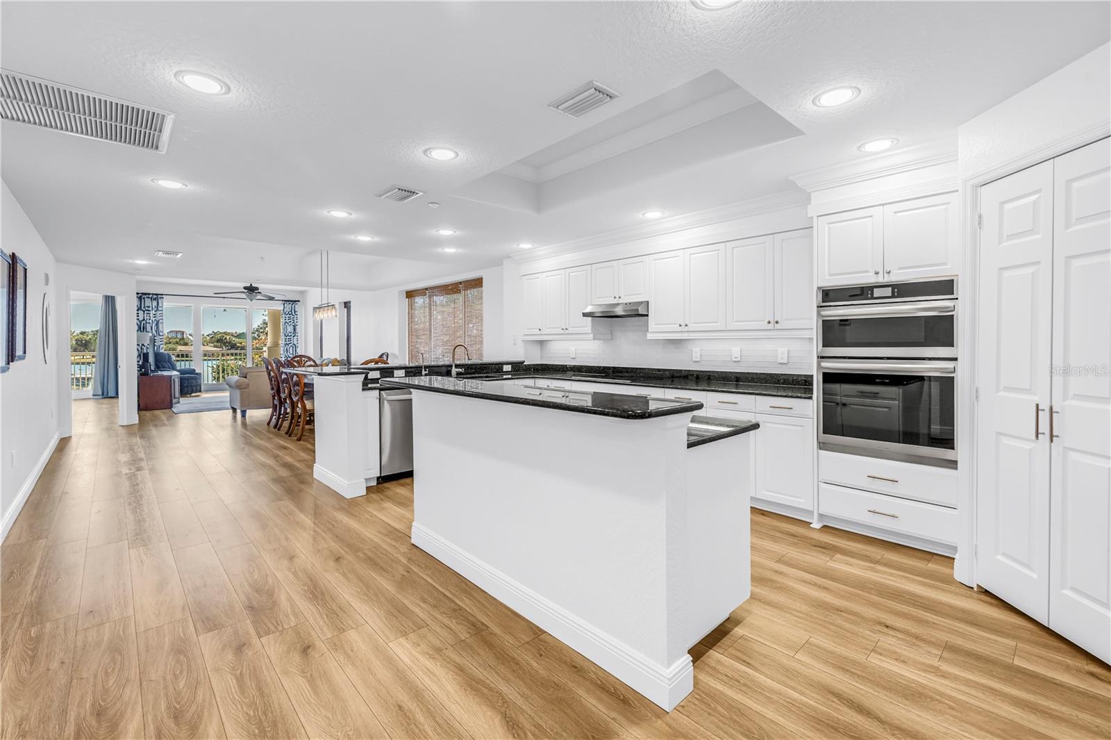 Image 6 of 52 For 3805 Gulf Boulevard 205