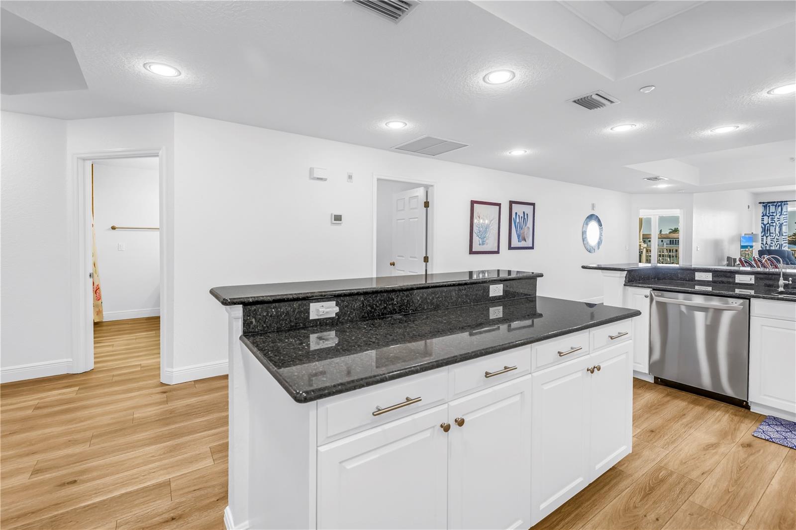 Image 9 of 52 For 3805 Gulf Boulevard 205