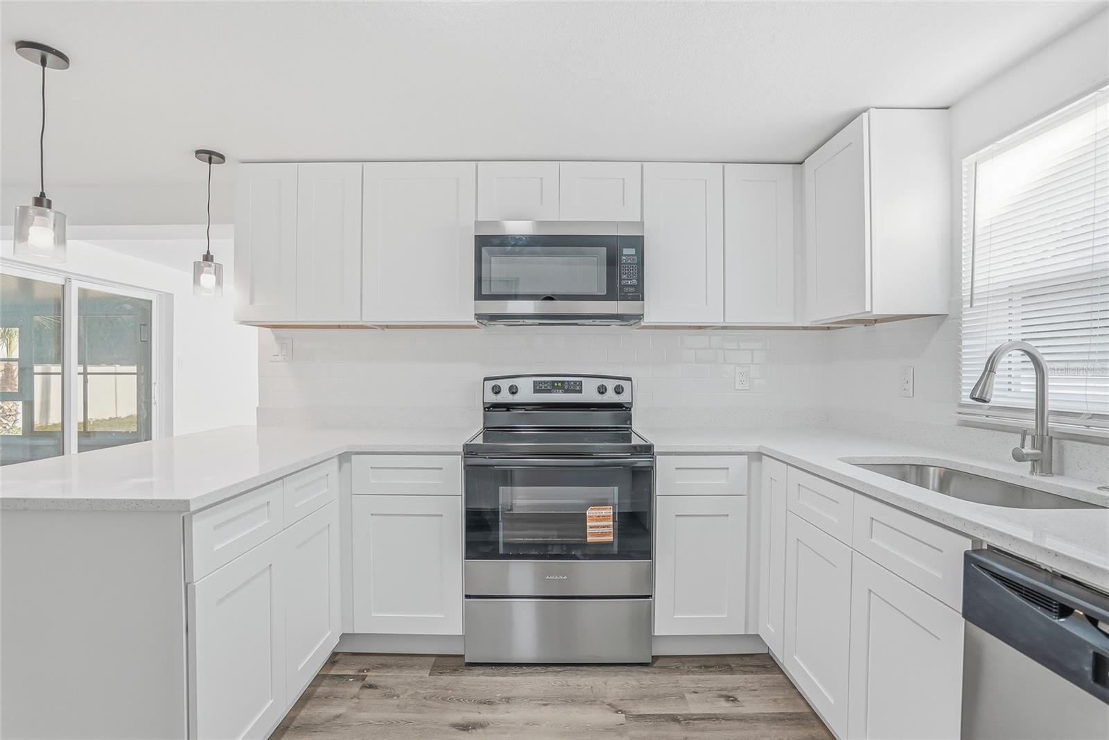 Image 10 of 37 For 7840 Gulf Way