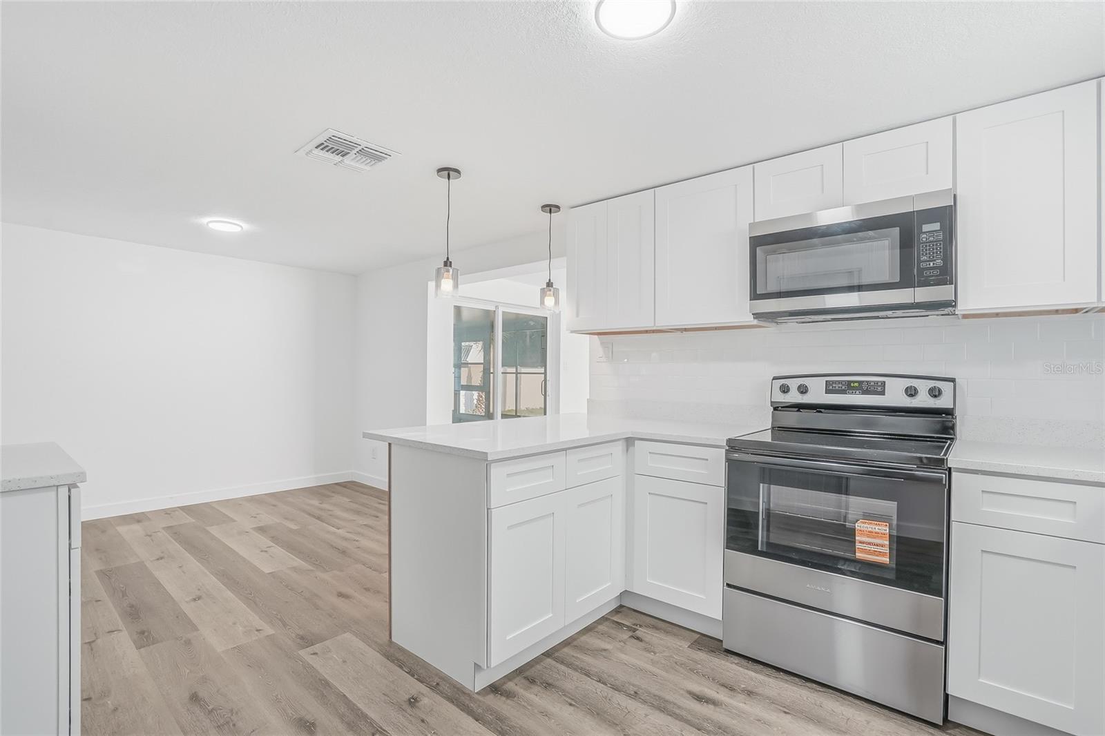 Image 11 of 37 For 7840 Gulf Way