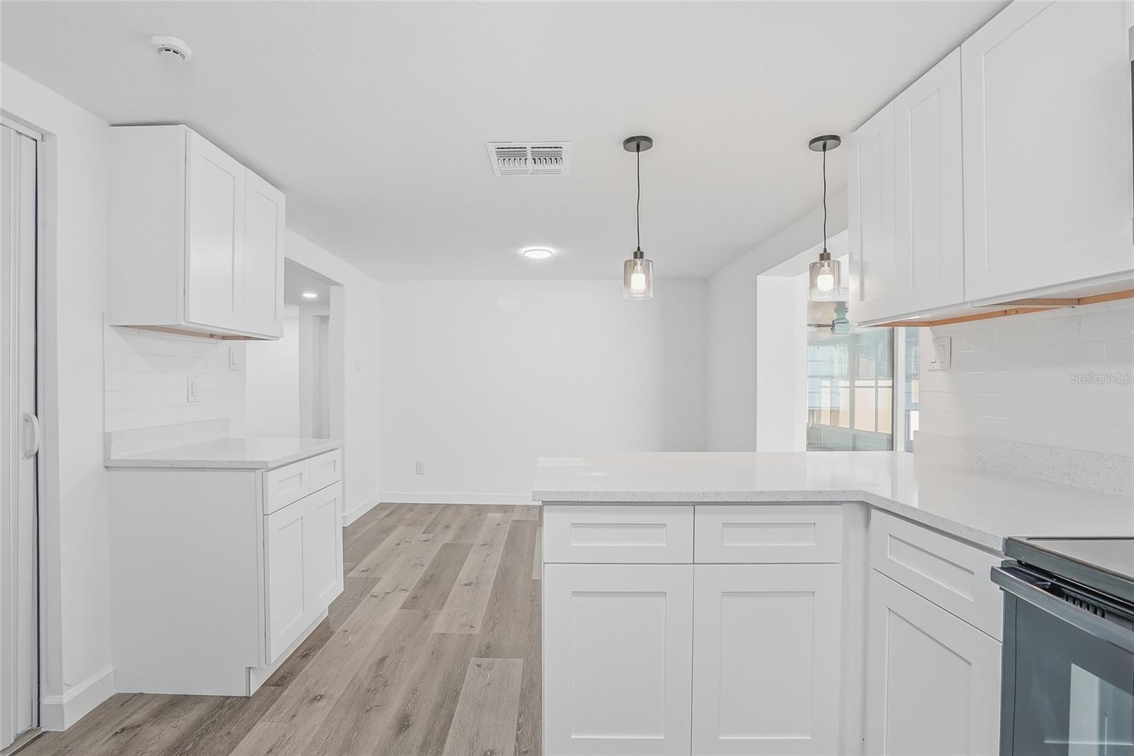 Image 12 of 37 For 7840 Gulf Way