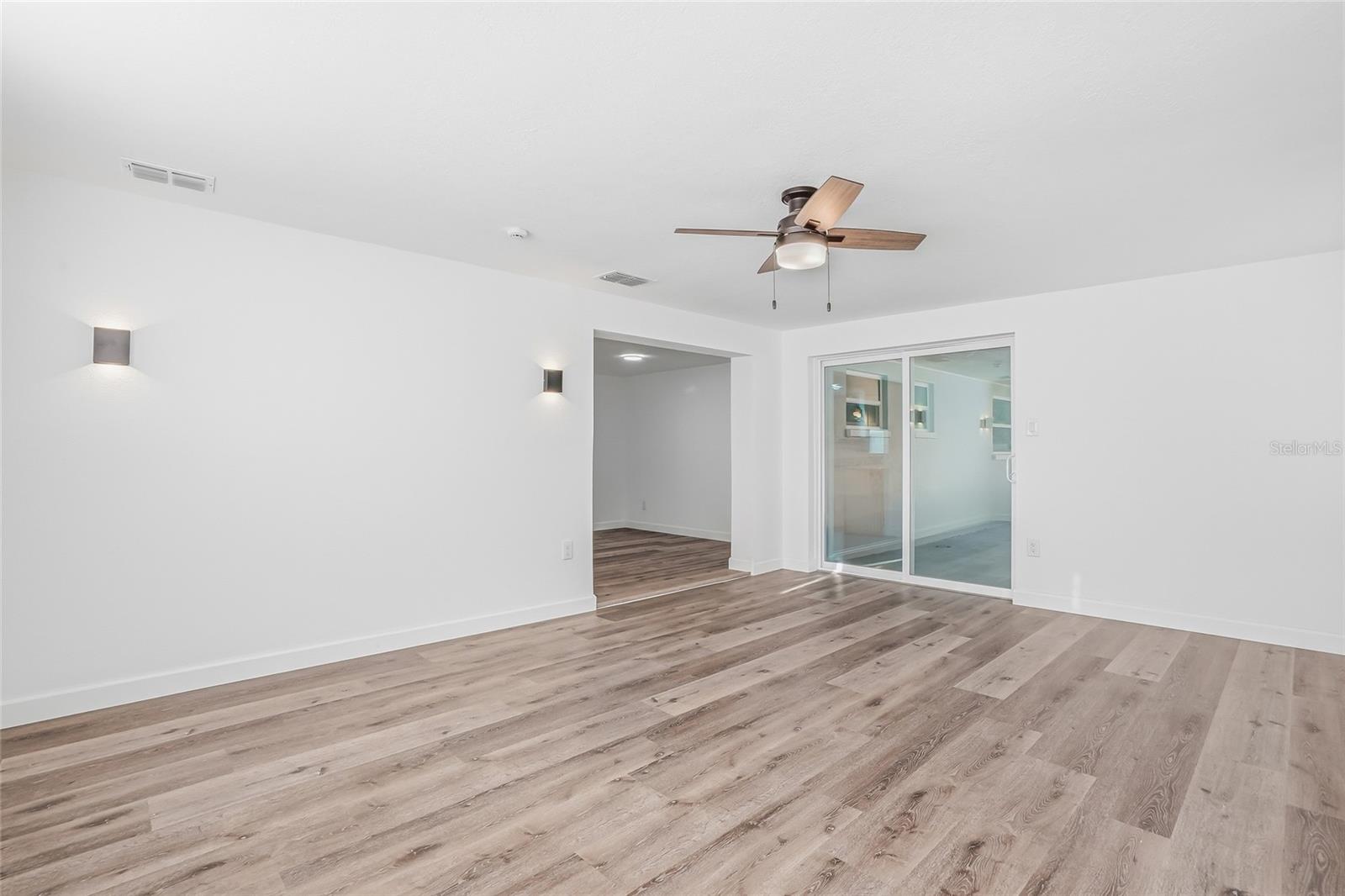 Image 17 of 37 For 7840 Gulf Way