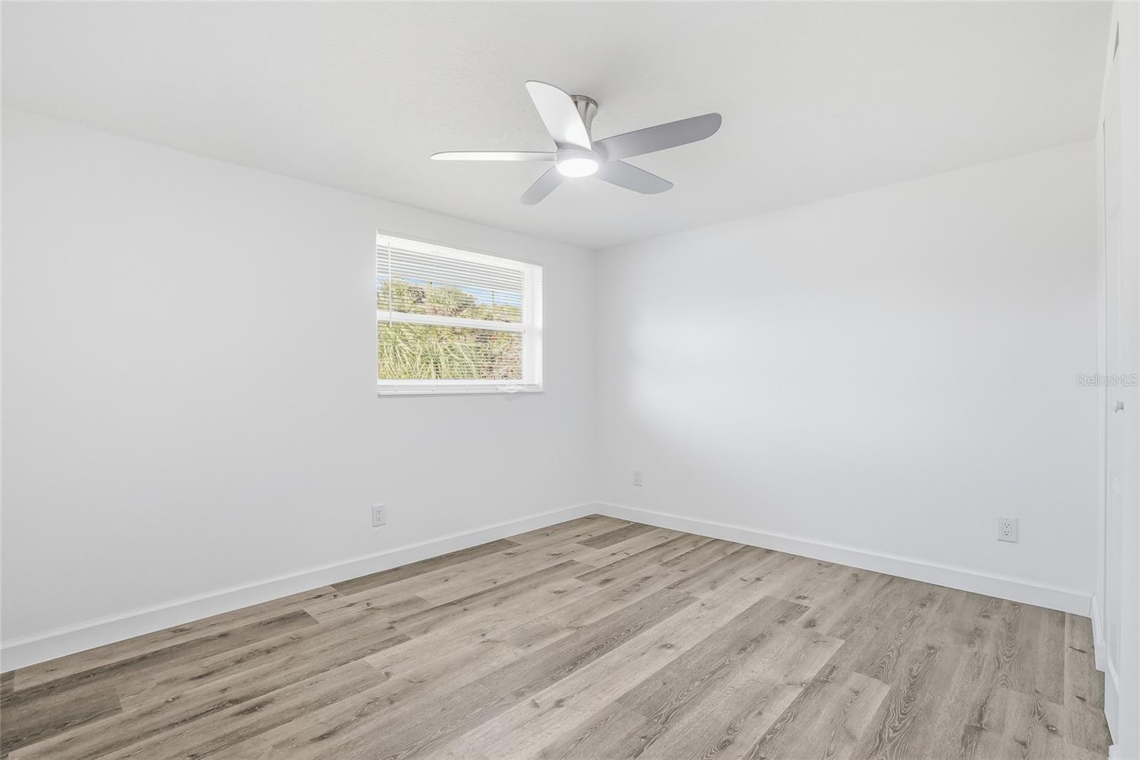 Image 24 of 37 For 7840 Gulf Way