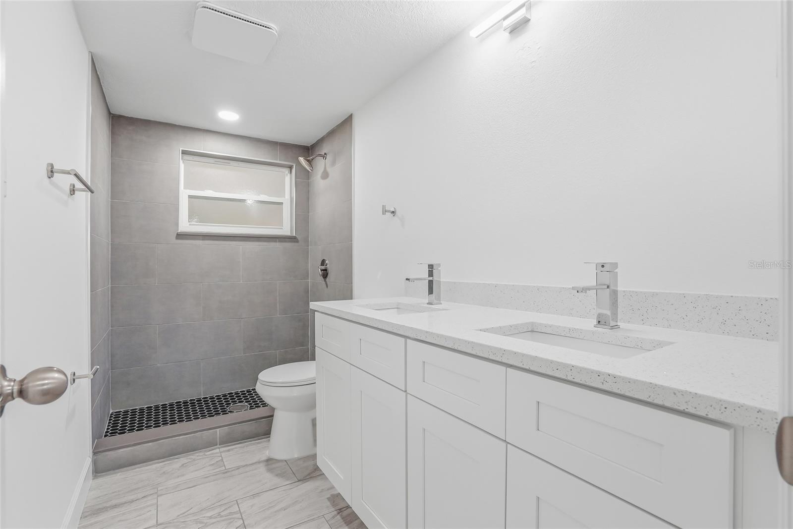 Image 26 of 37 For 7840 Gulf Way