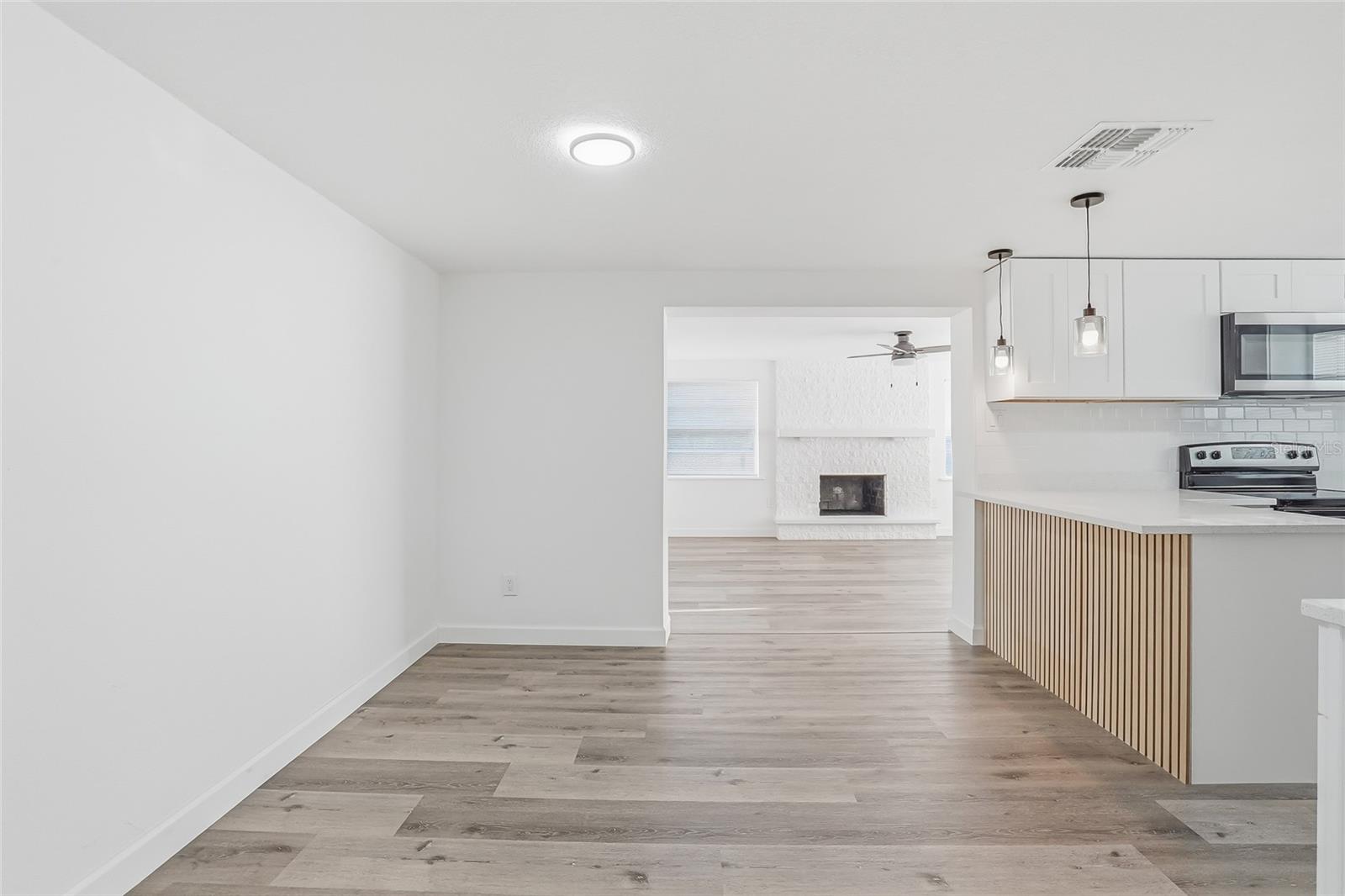 Image 5 of 37 For 7840 Gulf Way