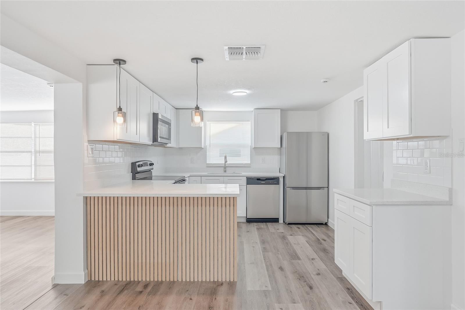 Image 7 of 37 For 7840 Gulf Way