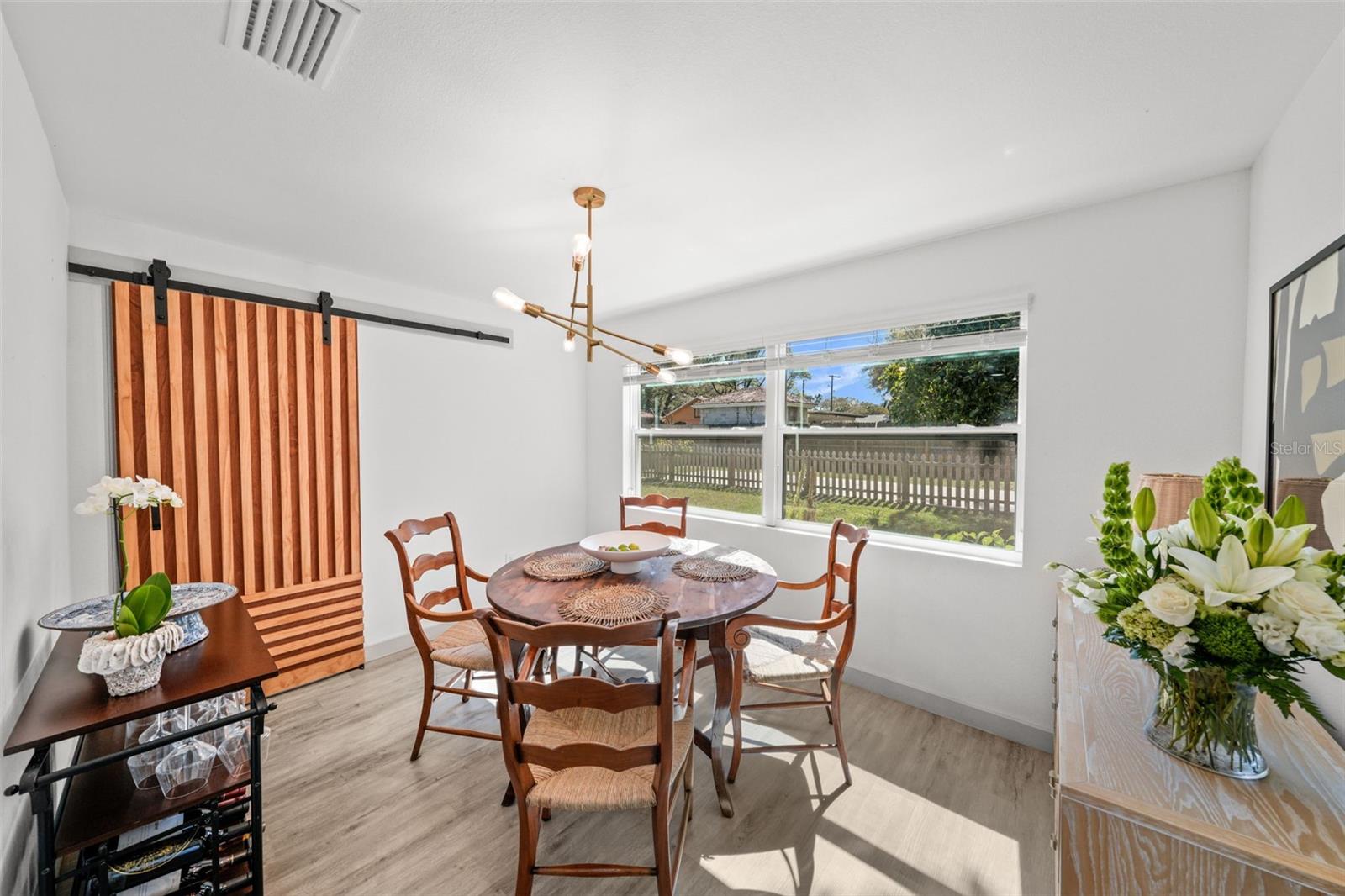 Image 10 of 27 For 1801 Knollwood Street