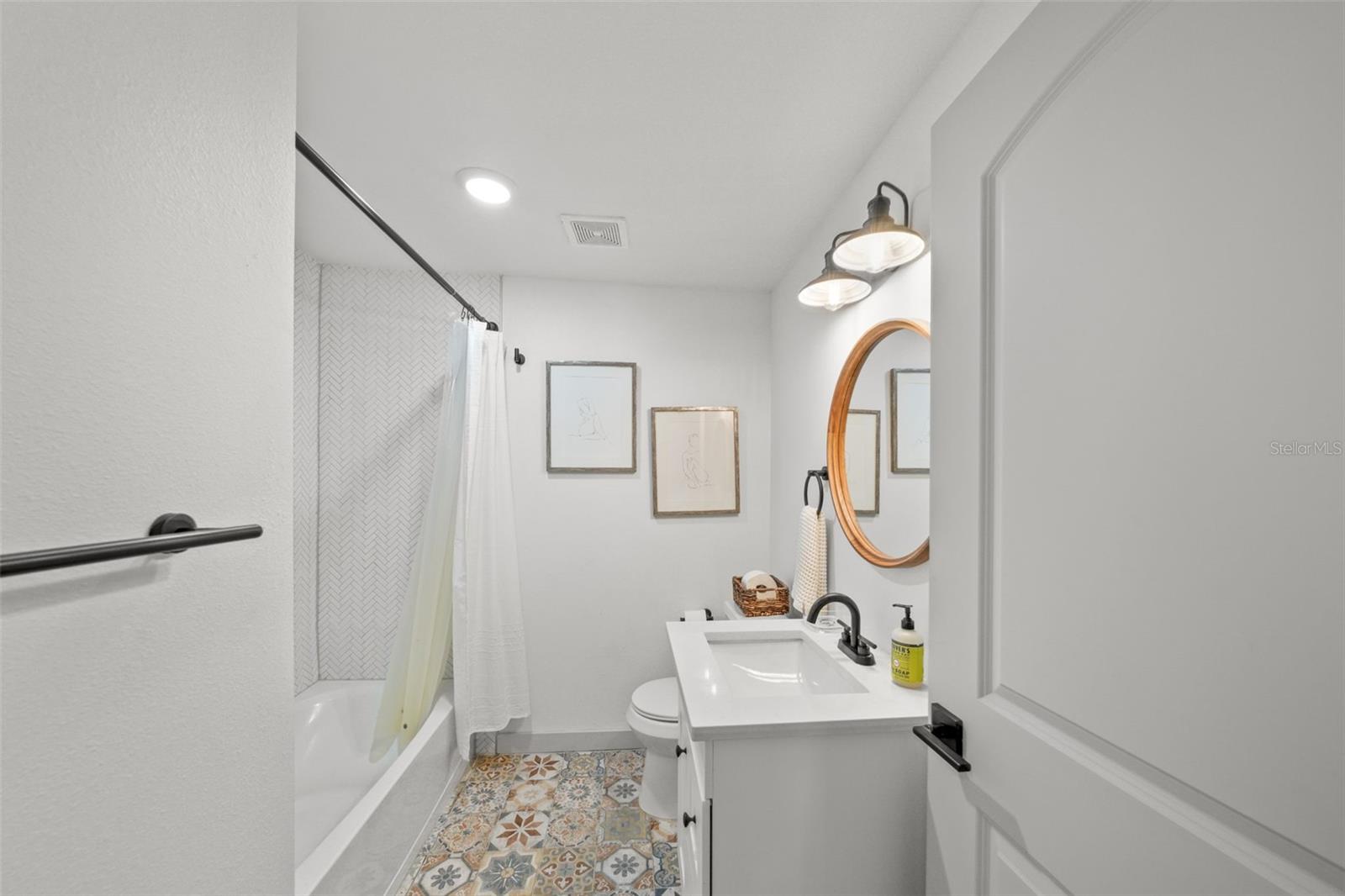 Image 13 of 27 For 1801 Knollwood Street