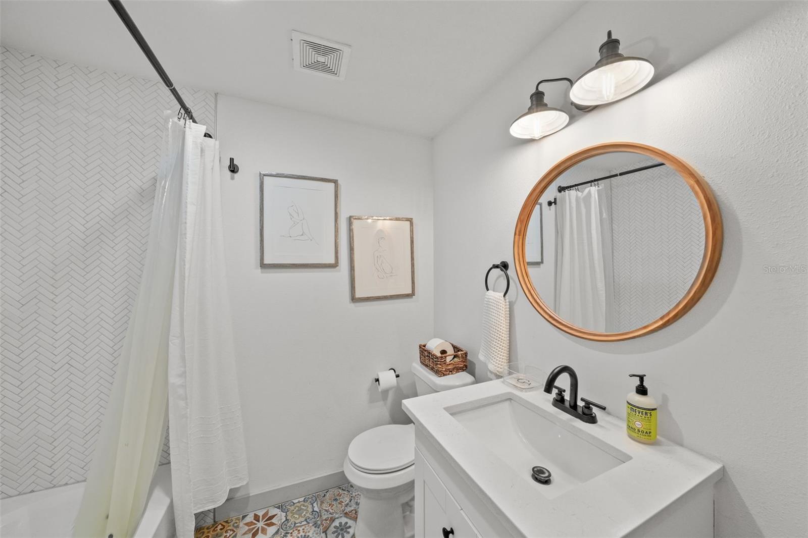 Image 14 of 27 For 1801 Knollwood Street