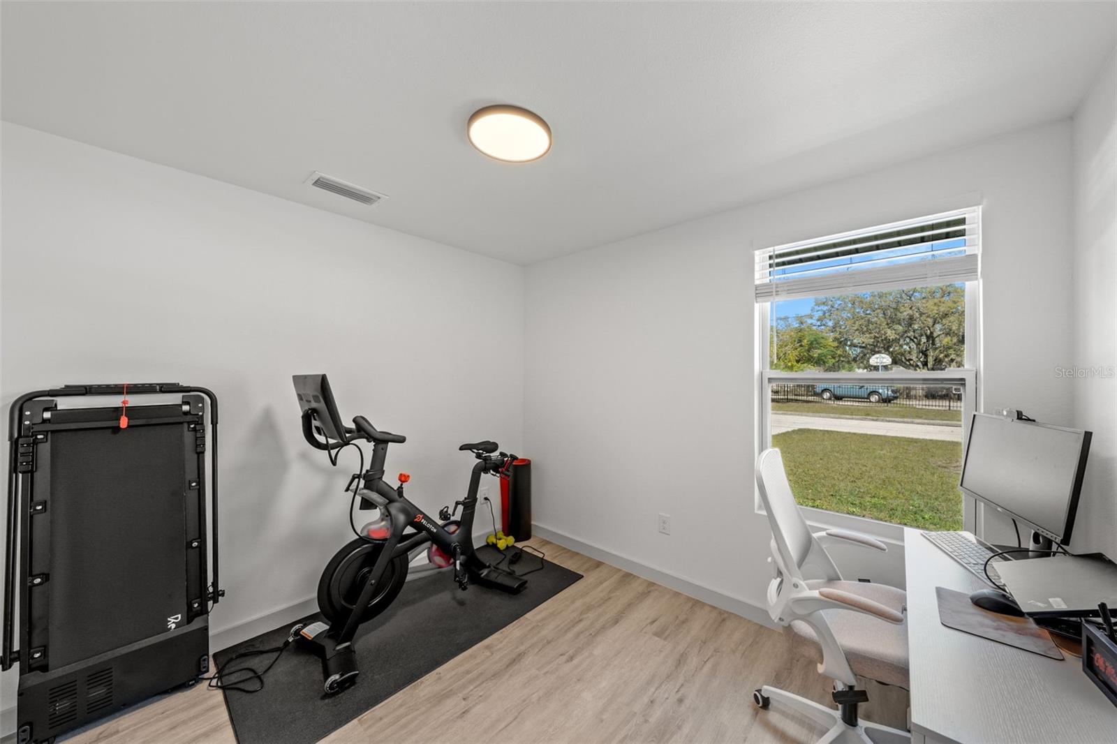 Image 22 of 27 For 1801 Knollwood Street