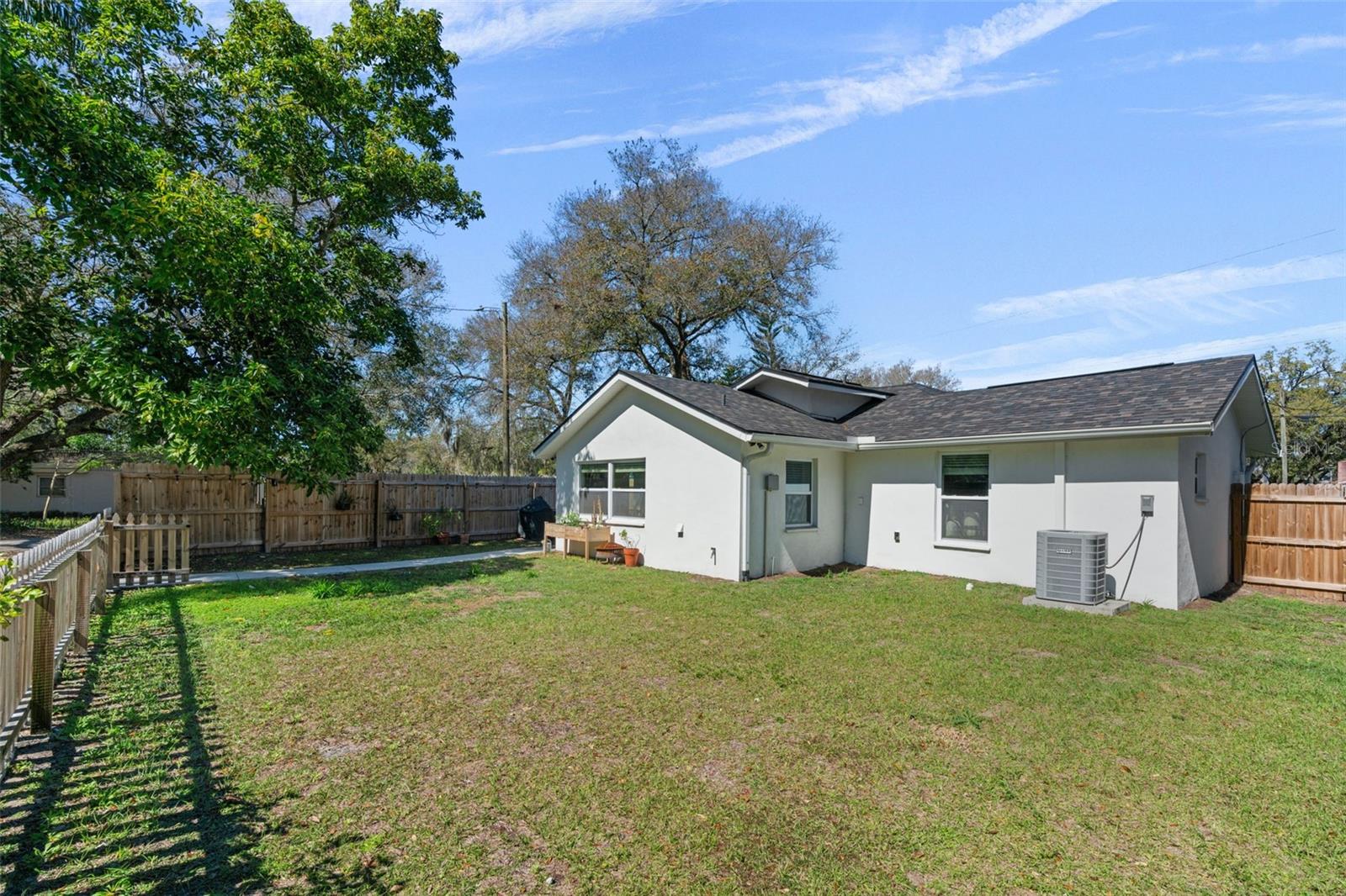 Image 25 of 27 For 1801 Knollwood Street