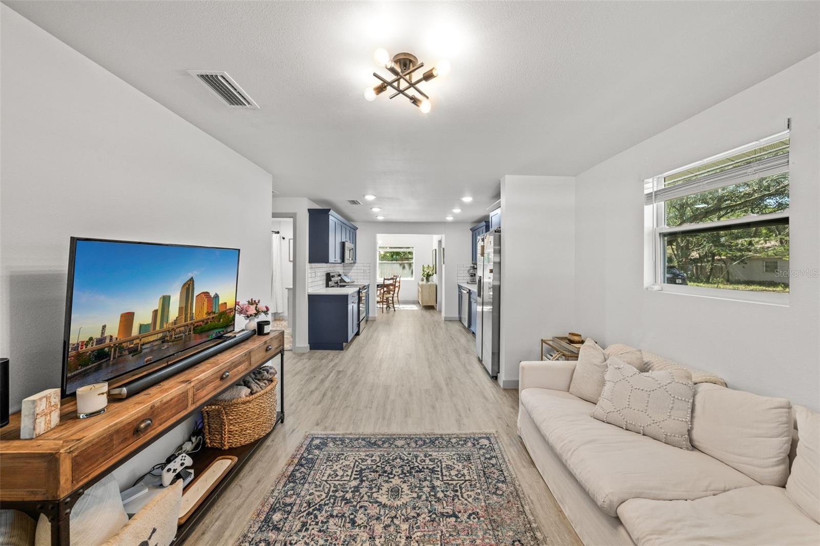 Image 4 of 27 For 1801 Knollwood Street