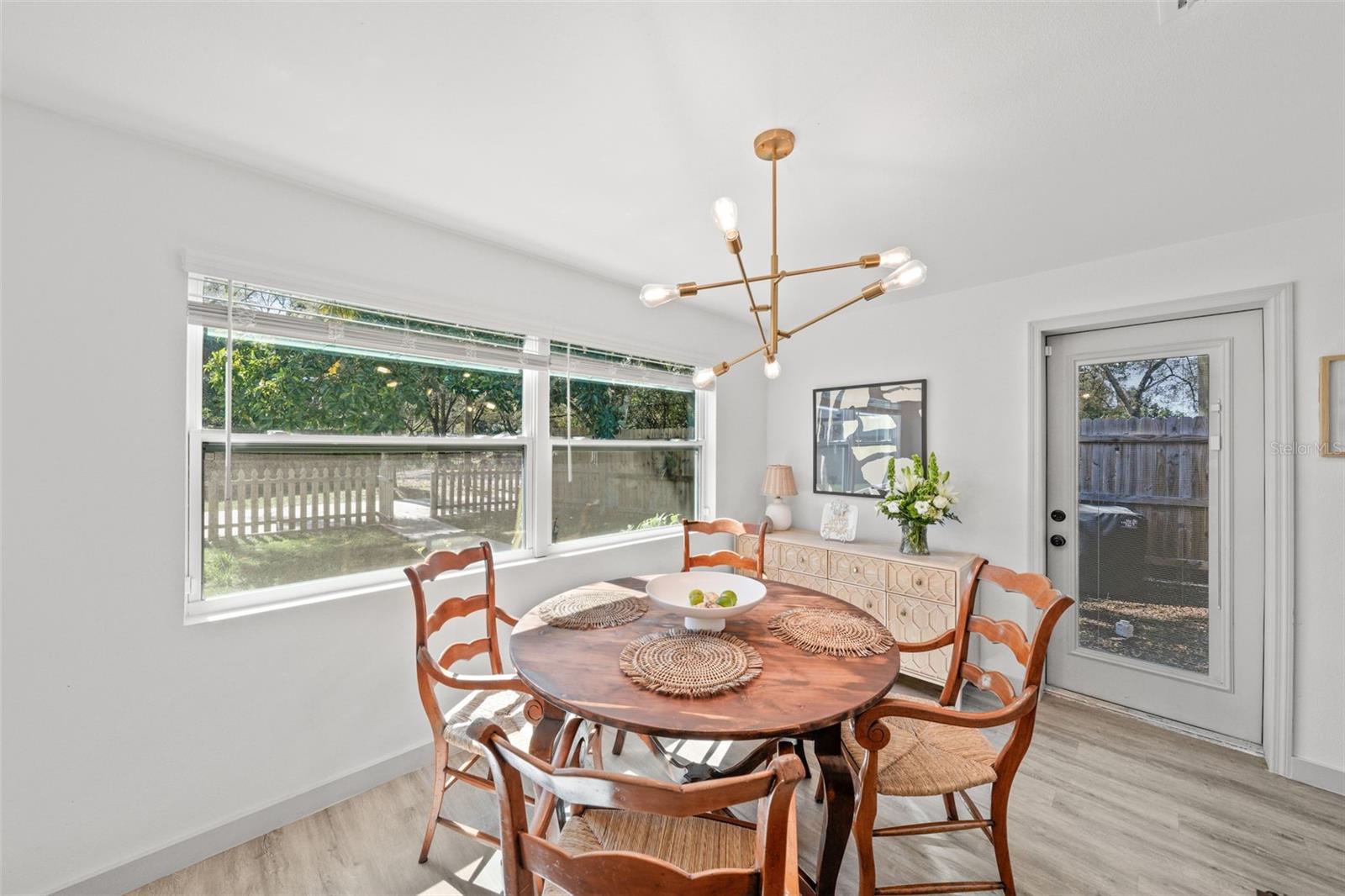 Image 9 of 27 For 1801 Knollwood Street