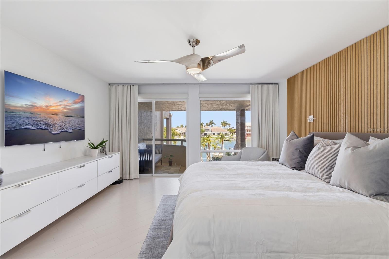 Image 39 of 83 For 722 Pinellas Bayway S 104