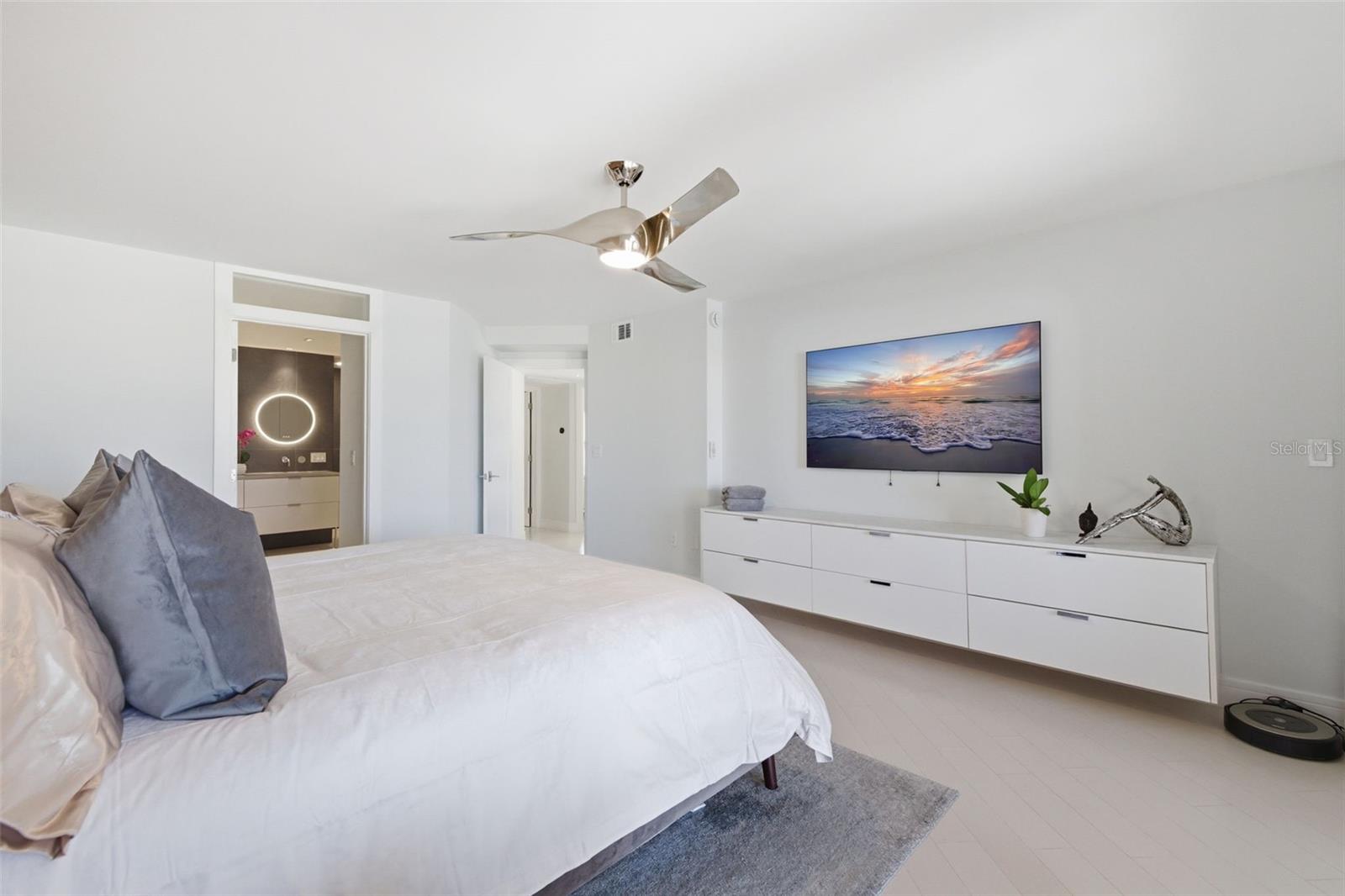 Image 42 of 83 For 722 Pinellas Bayway S 104