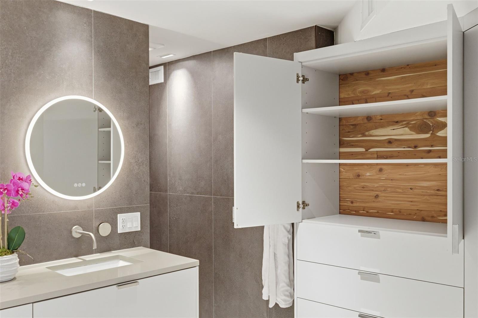 Image 43 of 83 For 722 Pinellas Bayway S 104