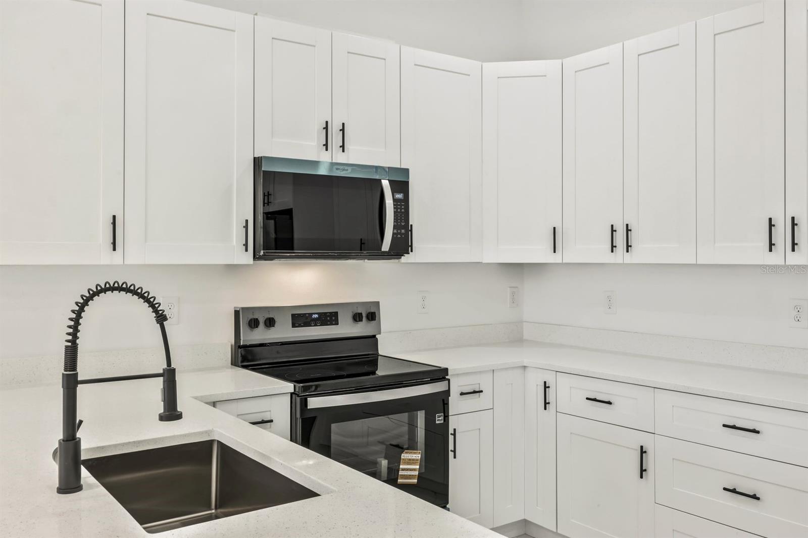 Image 37 of 47 For 521-523 Lillon Avenue S