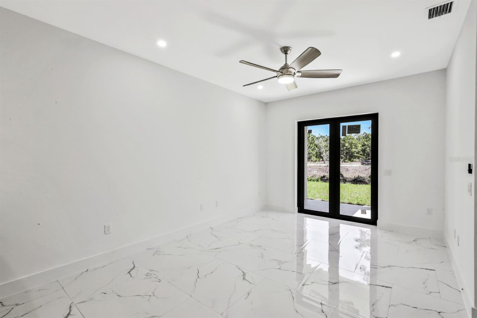 Image 41 of 47 For 521-523 Lillon Avenue S