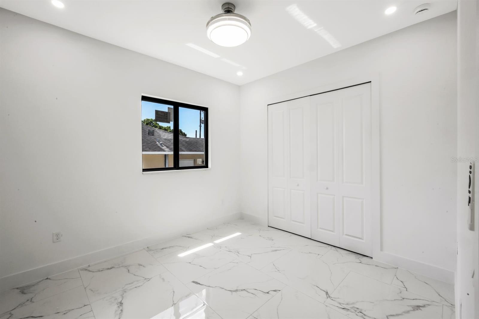 Image 43 of 47 For 521-523 Lillon Avenue S