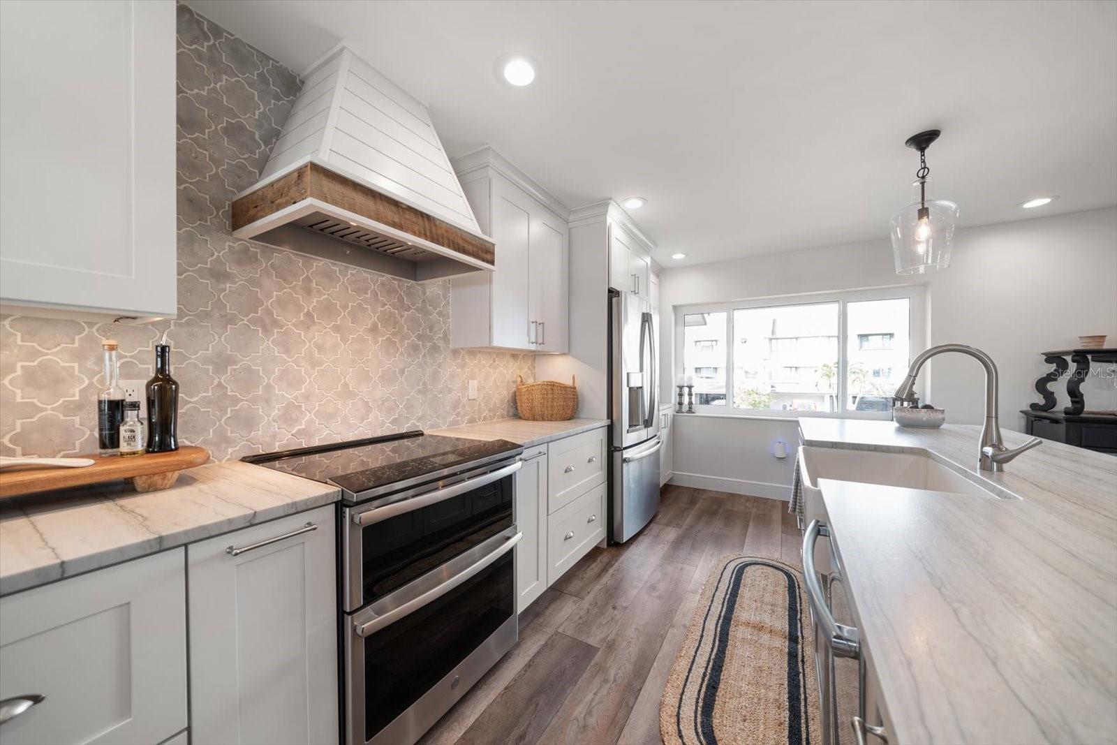 Image 23 of 81 For 165 Marina Del Rey Court