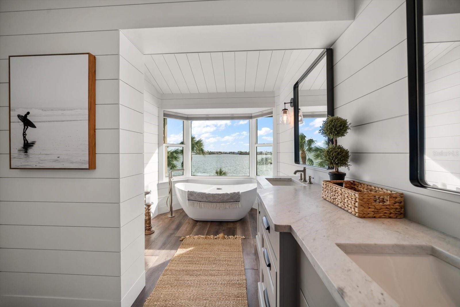 Image 4 of 81 For 165 Marina Del Rey Court