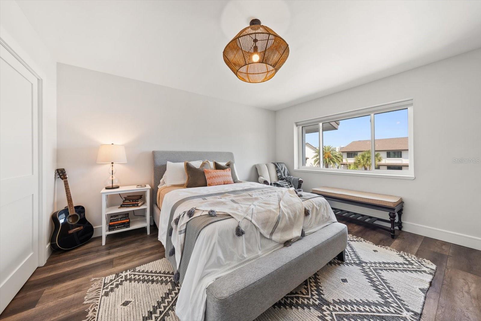 Image 49 of 81 For 165 Marina Del Rey Court