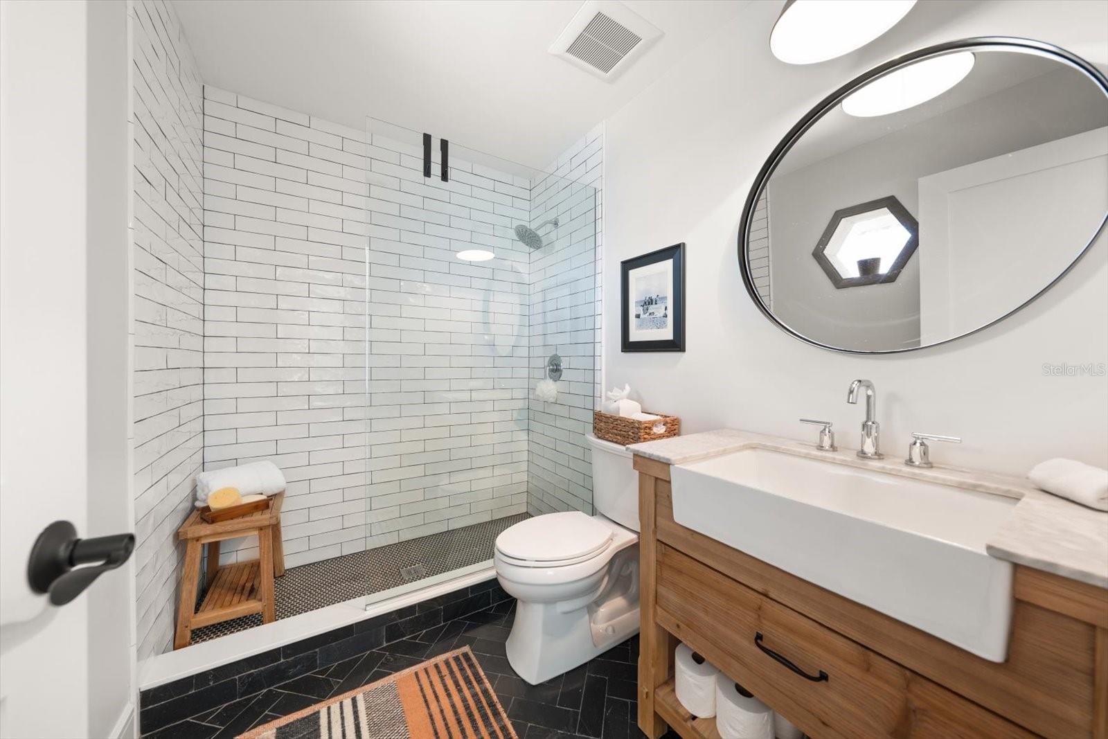 Image 50 of 81 For 165 Marina Del Rey Court