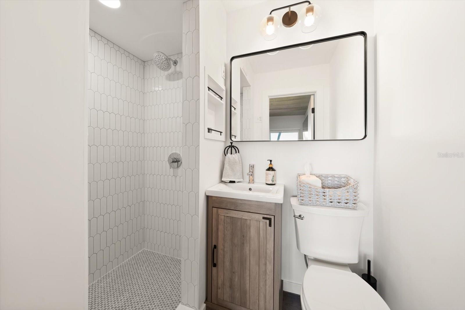 Image 59 of 81 For 165 Marina Del Rey Court